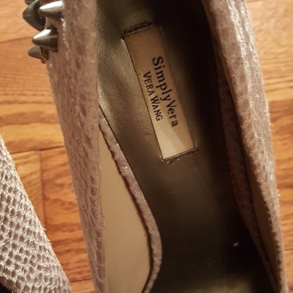 Vera WANG studded heels. - Picture 5 of 9